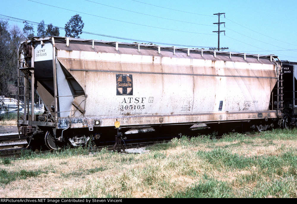 Santa Fe covered hopper ATSF #305105